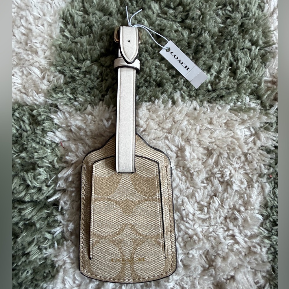 Coach 🌺 Monogram Luggage Tag